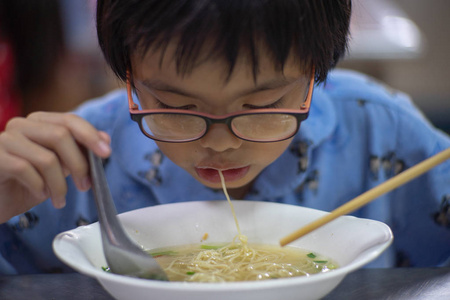 鸡蛋瓦罐汤图片_鸡蛋汤瓦罐图片高清_鸡蛋汤瓦罐图片大全