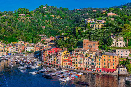 风景如画的渔村和度假胜地波托菲诺在意大利的意大利利维拉的热那亚大都会城