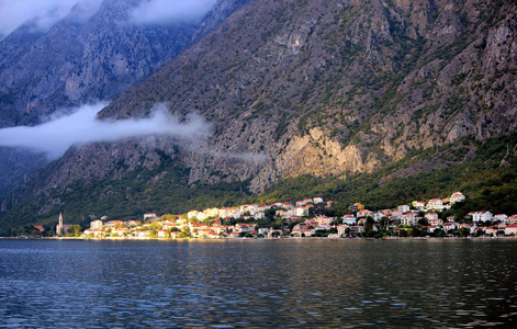 黑山 BokaKotorska 湾