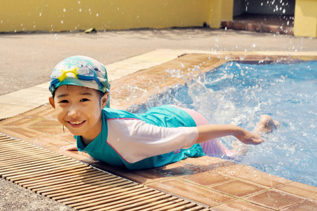 亚洲儿童游泳池图片