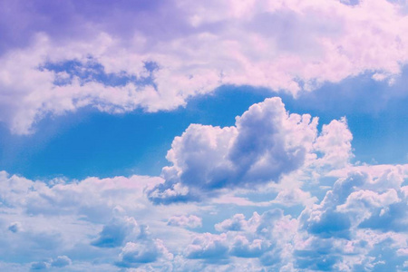 精彩多彩的积云部分多云的天空用作设计背景