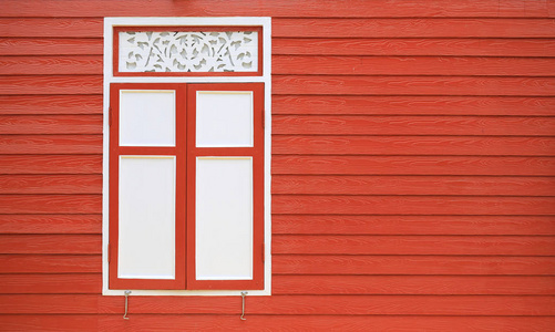 复古风格墙木板房子与窗户