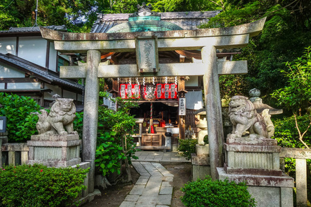 建筑在 Chion在寺庙庭院里, 京都, 日本