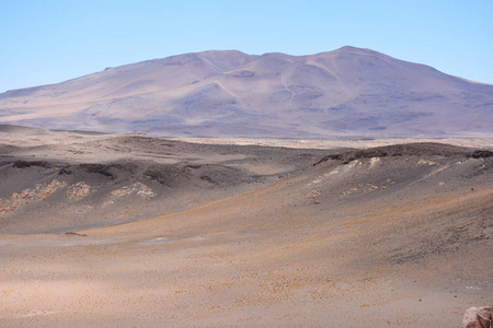 岩石与山在智利阿塔卡马沙漠的景观