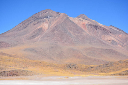 景观的山谷和山脉在智利阿塔卡马沙漠