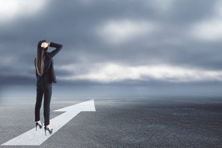 沉闷的天空图片