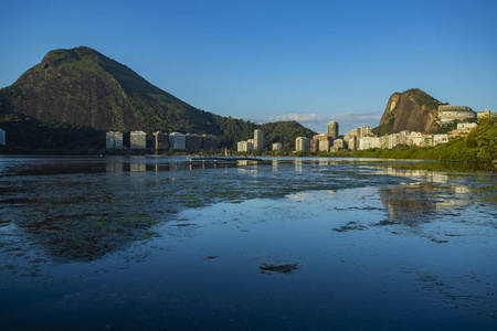 美妙的城市。世界上美妙的地方。巴西南美洲里约热内卢的泻湖和伊帕内马社区