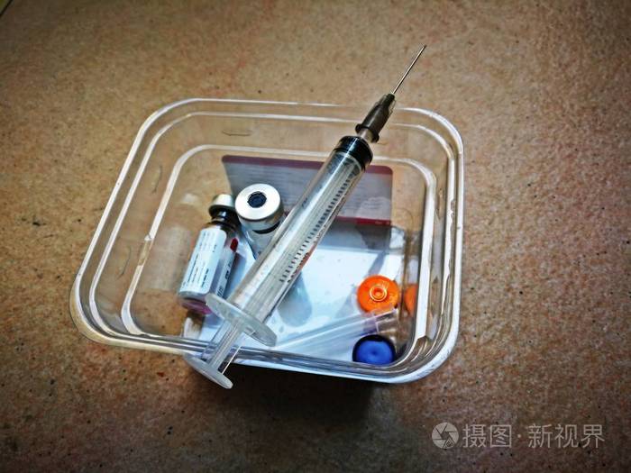针头和疫苗, 以保护我的狗免受狂犬病, 狂犬病