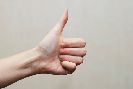 凸起的拇指图片