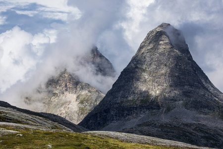 景观与山川同挪威的云彩