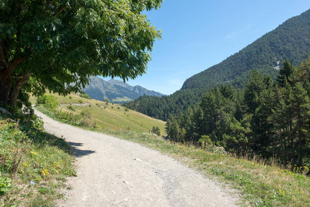 西班牙阿兰山谷的 Montgarri 路