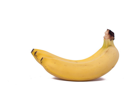 孤立在白色背景上的三个香蕉