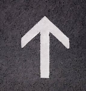 方向沥青道路,标志,沥青,箭头,街道,白色,交通,方式,符号,方向,黑色