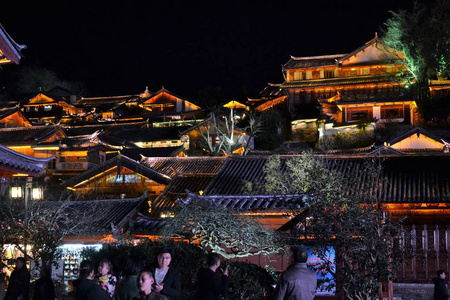 中国云南丽江古城夜景顶部, 中国传统建筑