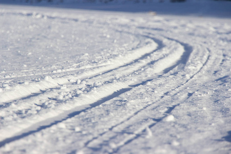 在雪上滑雪赛道