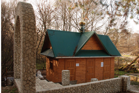 在里夫纳地区杜登斯基区的奥尼什科维村, 神圣正义的安娜修道院的家庭建筑。乌克兰