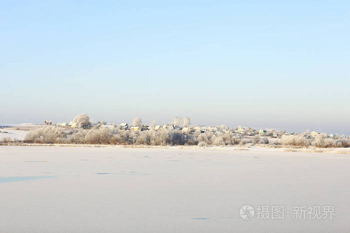 白雪皑皑的冬天风景