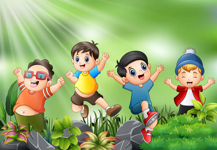 愉快的孩子跳跃和笑与自然场面卡通游乐场在城市景观中设置.