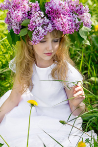 丁香花园里的女孩