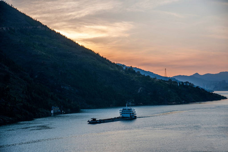 长江三峡瞿塘峡峡谷图片