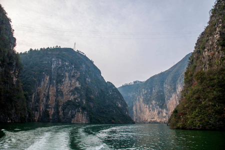 重庆巫山大宁河河三三峡峡谷图片