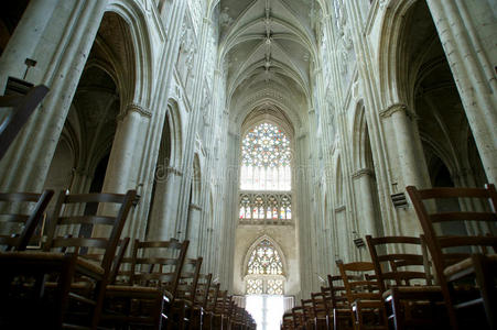 法国图尔圣加蒂安哥特式大教堂内部