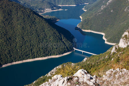 森林 高的 岩石 旅行 悬崖 假日 早晨 美丽的 秋天 小山