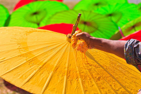 亚洲式雨伞