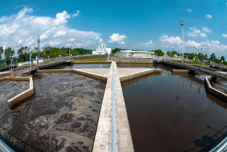 大型水池水处理设施照片