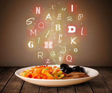 新鲜的烹饪食物，木头上有五颜六色的字母