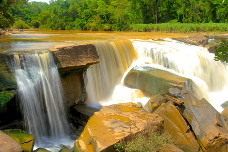 瀑布背景 南多耿 Sopha 是旺通在泰国的彭世洛府区省瀑布和旅游景点