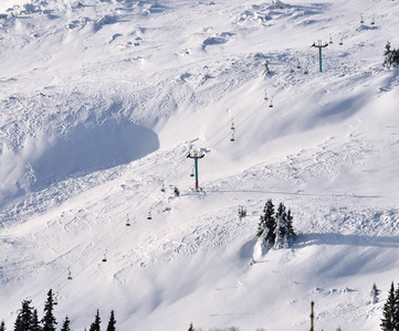 在山坡上，保加利亚滑雪升降椅