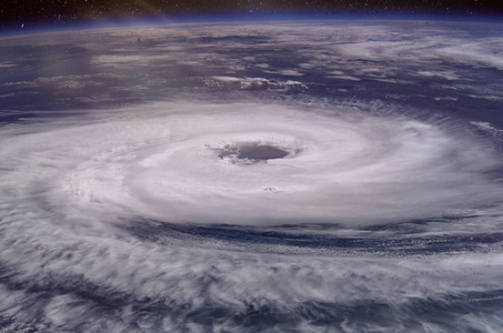 台风眼巨型图片