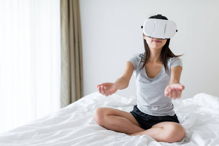 女人喜欢在家里玩 Vr