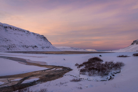冬季景观精品瀑布，冰岛附近