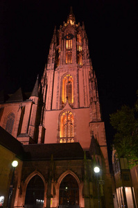 圣巴托洛马斯法兰克福大教堂在法兰克福主要