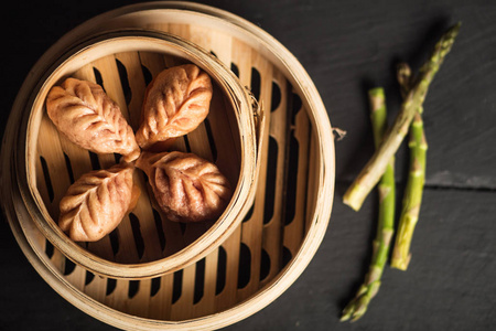 点心饺子。中国传统食品