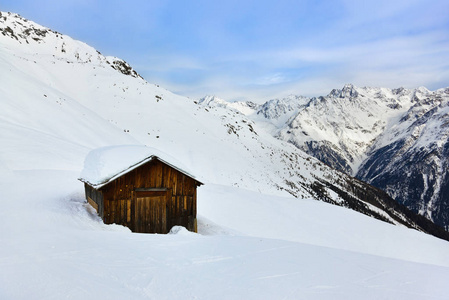 高山滑雪度假村的房子 solden 奥地利自然和体育背景