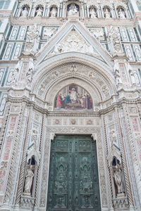大教堂圣母百花在意大利佛罗伦萨米开朗基罗广场入口