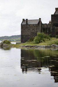 Eilean 多南城堡在温暖的夏天天Dornie, 苏格兰英国