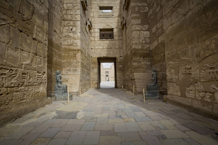 寺庙的 Medinethabu，它，致力于拉美西斯三世。教科文组织世界