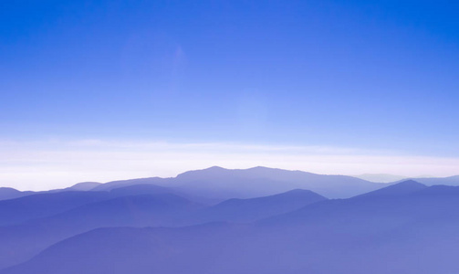 令人惊叹的山风景