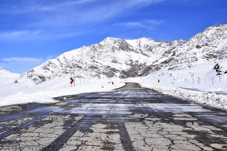 吐安巴尔，Fereydunshahr 滑雪胜地，伊斯法罕，伊朗在春天的时间