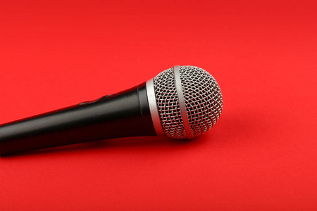 麦克风红的手捧花图片