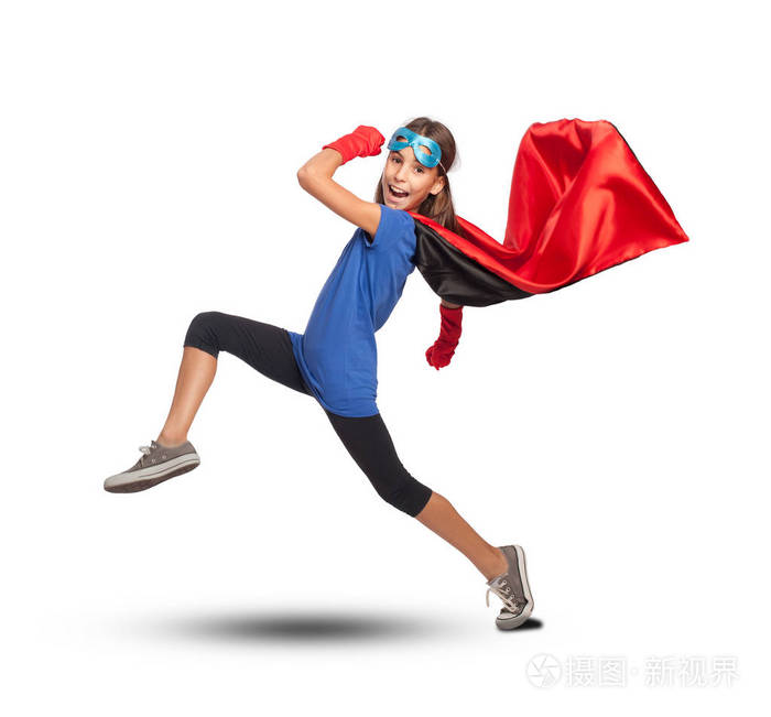 穿上超人装的小女孩