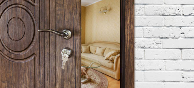 室内风格白色开门客厅复古客厅的餐具柜和敞开的门现代客厅内部有门和