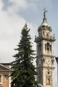 市中心的圣维托雷瓦雷泽 意大利 钟楼