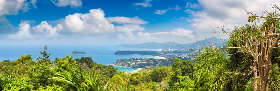 夏季在泰国普吉岛的卡伦景观点全景