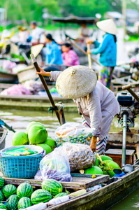 游泳市场在湄公河上的芹苴