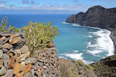 拉梅拉，西班牙 野生之间 Agulo 和游泳衣游泳衣海滩与海岸